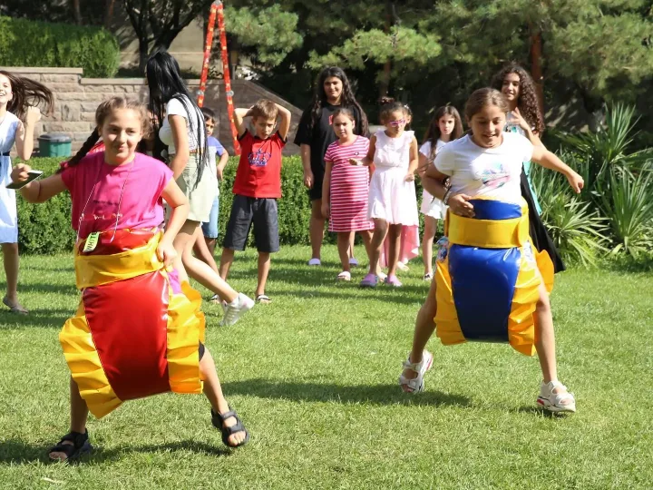 Բացօթյա տոներ և Հունիսի 1