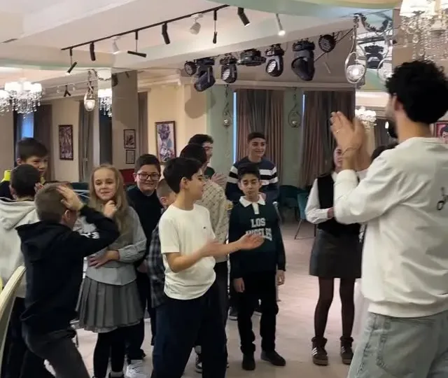Ավարտականներ և պատանեկան երեկույթներ
